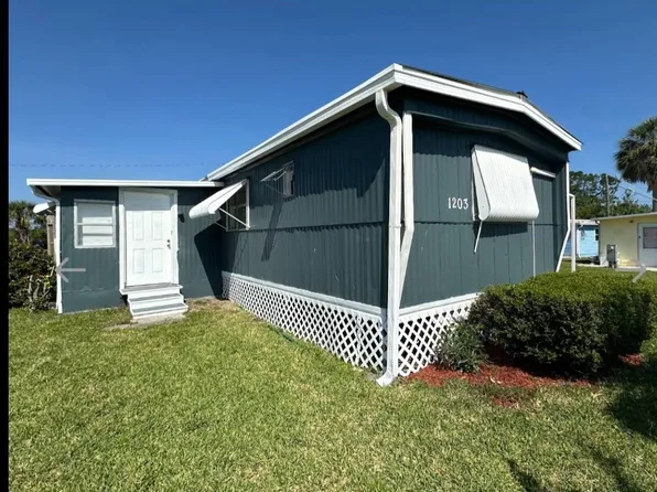 1203 Primrose Peak Dr, Ruskin, FL 33570