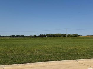 825 Book Ln, Geneseo, IL 61254