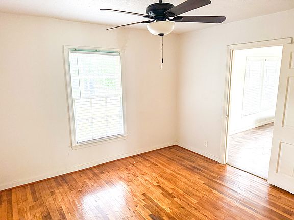 5th image of 620 & 622 N Walnut St #622