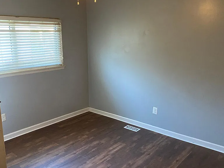 23024 Piper Ave — Photo 16