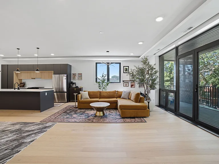 5039 N Winthrop Ave #2F — Photo 10