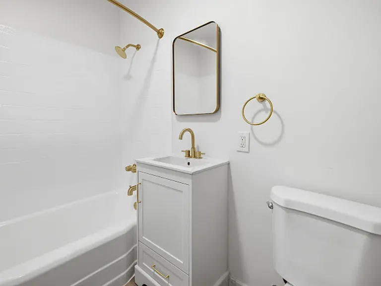 717 E Medio St — Photo 7