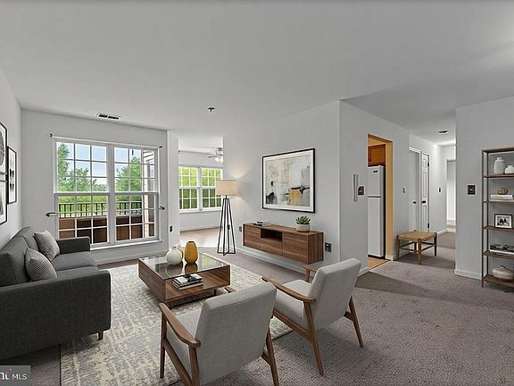 5th image of 3870 Normandy Dr APT 2A
