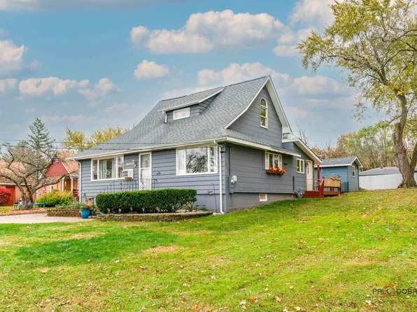 1421 River Terrace Dr, Johnsburg, IL 60051