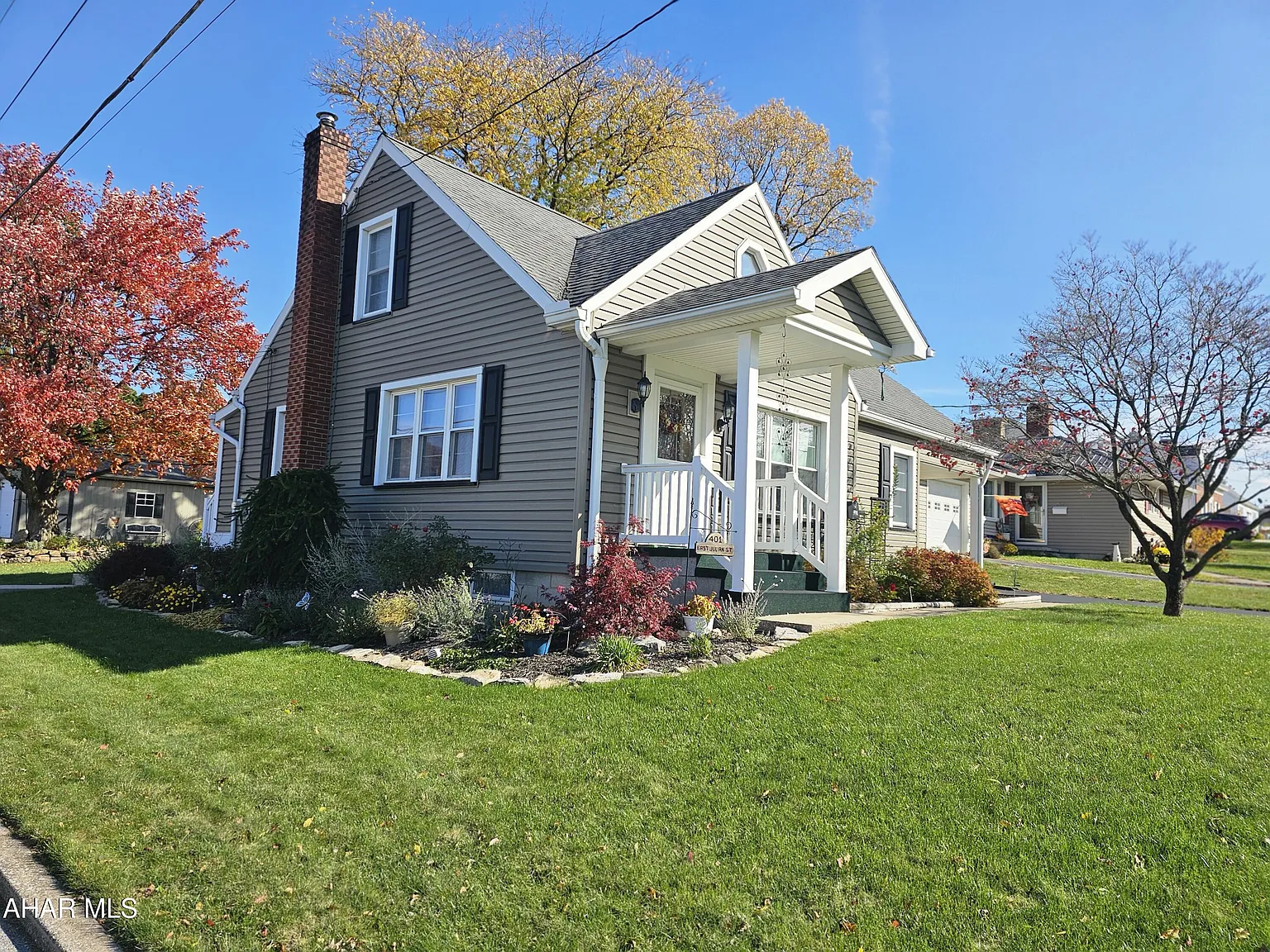 401 E Julian St photo 1