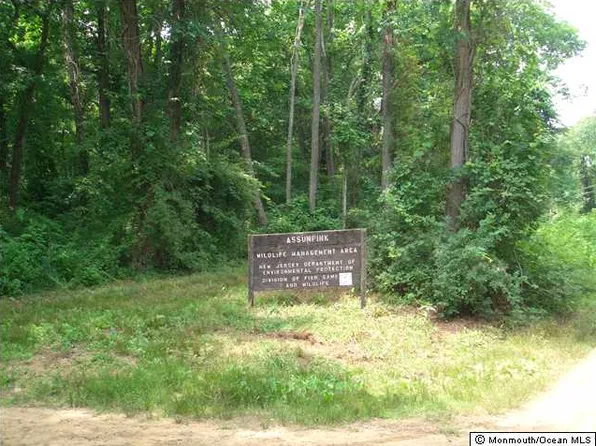 3 Roosevelt Rd, Clarksburg, NJ 08510