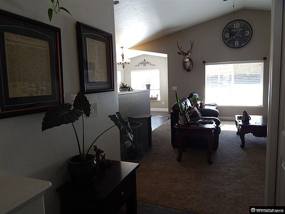 3rd image of 964 Eagle Dr