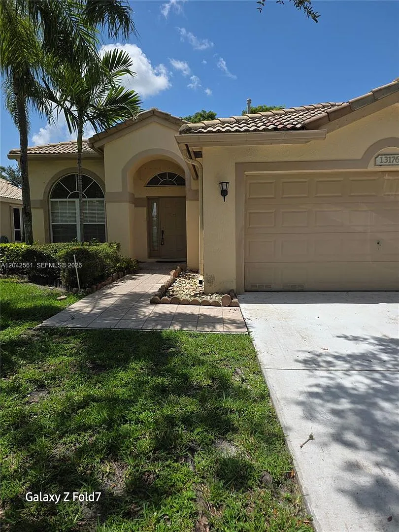 13176 Nw 18th St #13716 Pembroke Pines, Fl 33028 — Photo 1