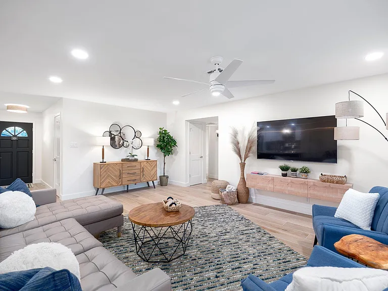 6911 E Monterey Way — Photo 8