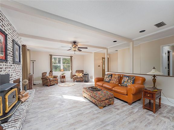 3rd image of 111 Seminole Rd