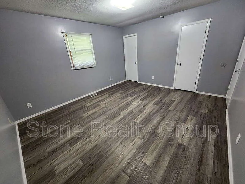 2 bed, 1.5 bath, $1,200 — Photo 4