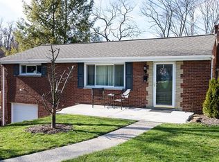 226 Rolling Dr, Pittsburgh, PA 15229