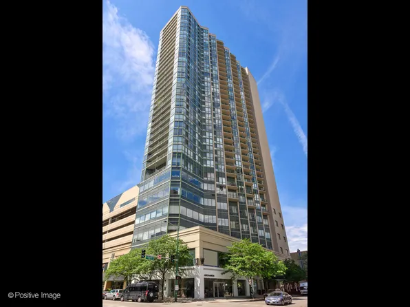 111 W Maple St APT 2006, Chicago, IL 60610