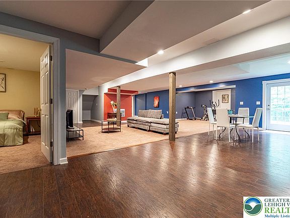 5th image of 255 Rising Meadow Way