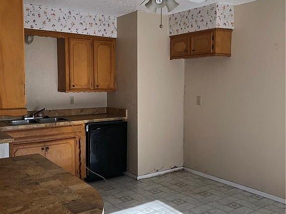 4th image of 1715 Parkhaven Dr