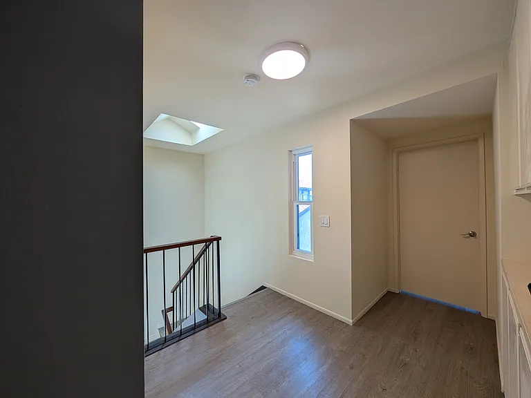 1419 Poseidon — Photo 14