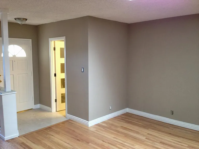 9024 Geyser Ave — Photo 5
