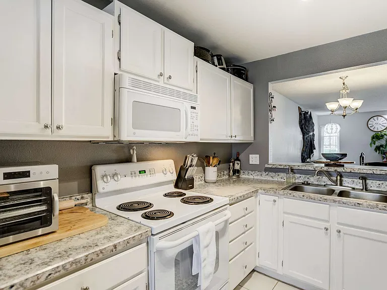 2544 Blazek Loop — Photo 24
