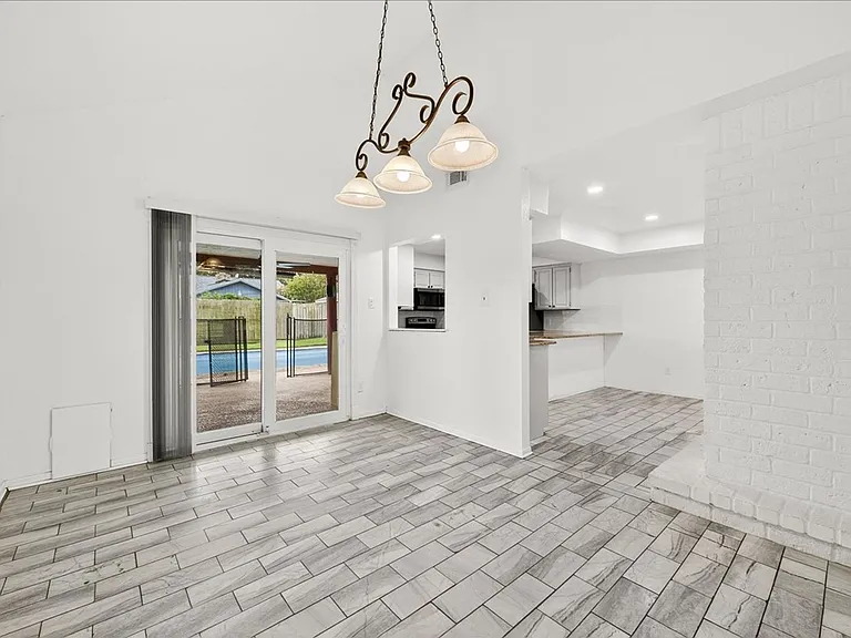 5025 Romford Dr — Photo 11