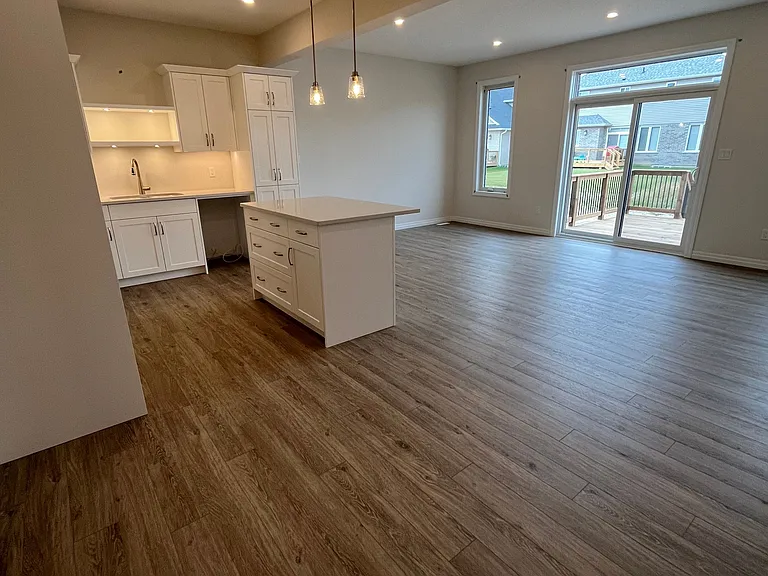 224 Renaissance Dr — Photo 5