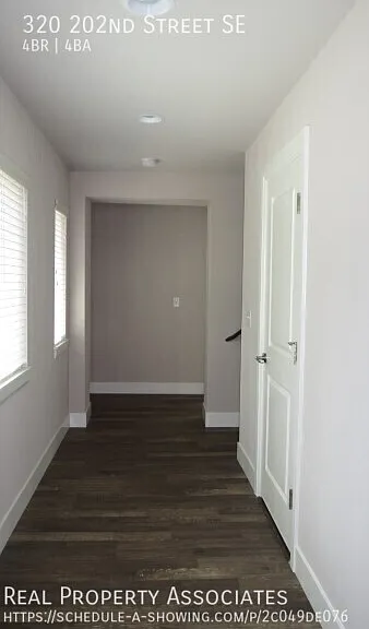 320 202nd St SE — Photo 2