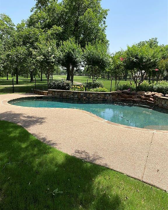 2nd image of 6511 Colonial Dr