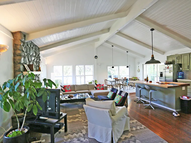 14950 Chalk Hill Rd — Photo 9