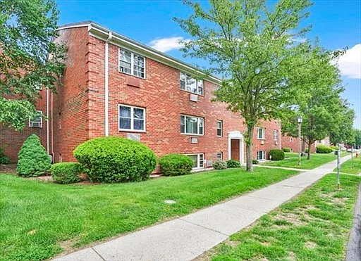 272 Regency Park Dr