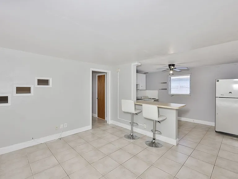 2035 Edgewater Dr #10 — Photo 8