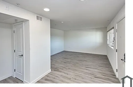 1315 W Florence Ave — Photo 5