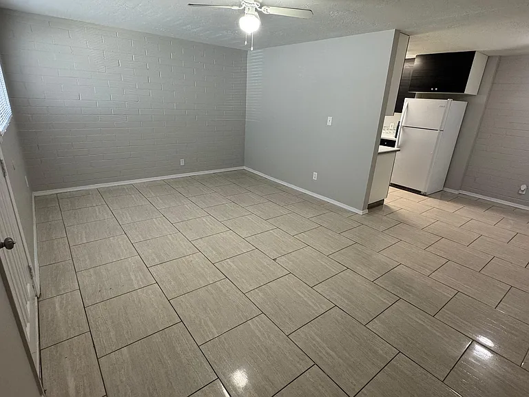 625 E Marilyn Ave #1 — Photo 8