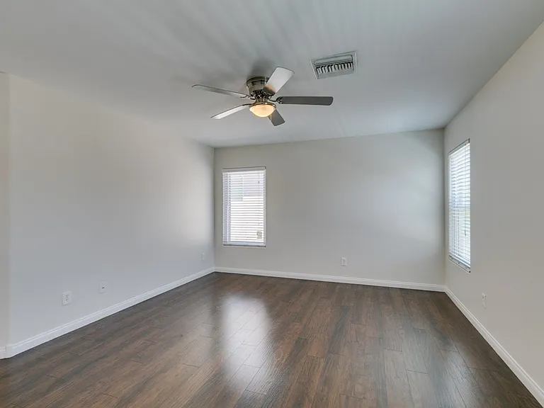 8660 Painted Horseshoe St — Photo 35
