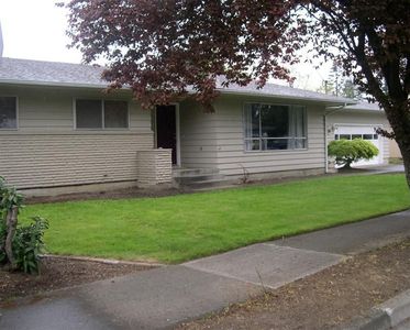 16123 NE Multnomah St, Portland, OR, 97230