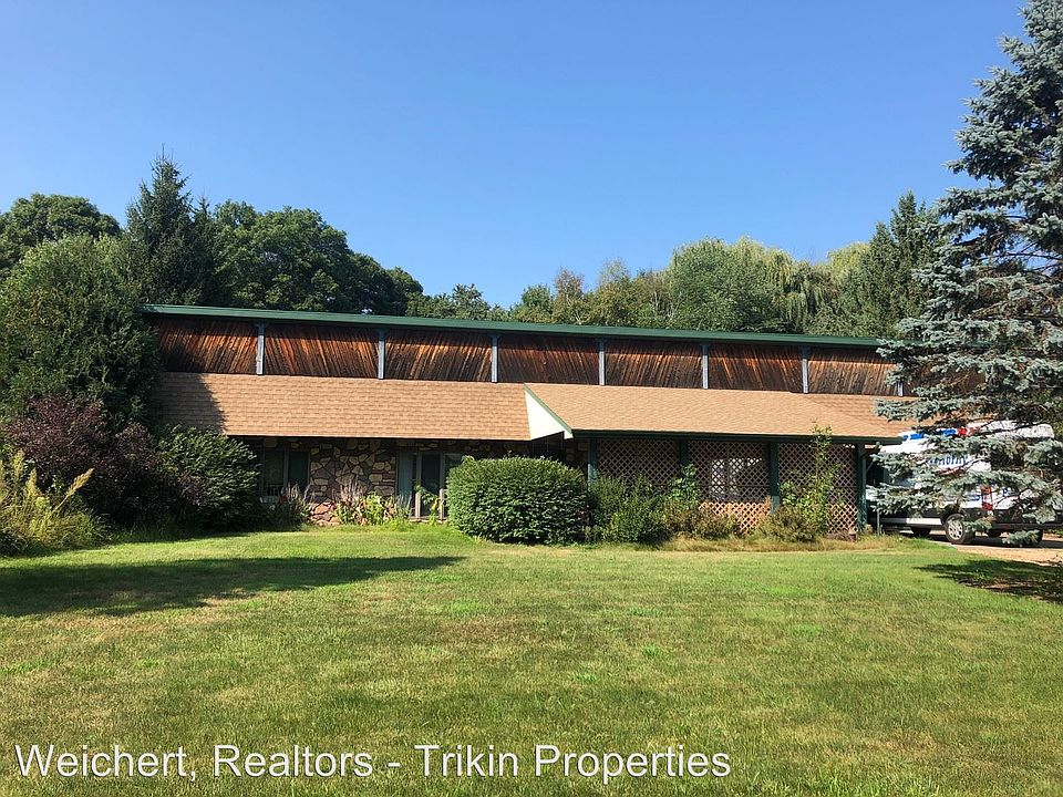1st image of 4457 152nd Ln NE