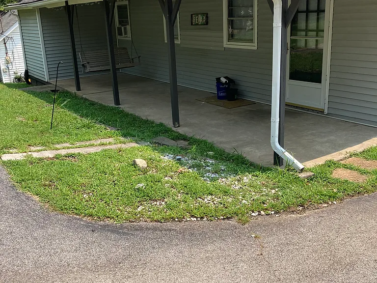 305 Highland Ave — Photo 2