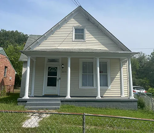 2215 Wright Ave Photo 1