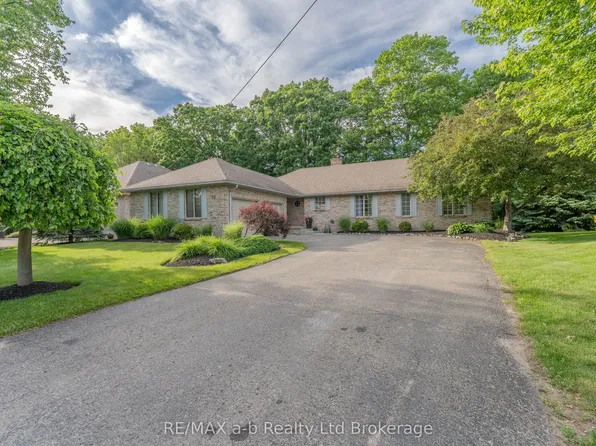 34 Lorraine Ave, Tillsonburg, ON N4G 4V3