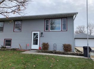 2917 W 73rd Pl, Merrillville, IN 46410