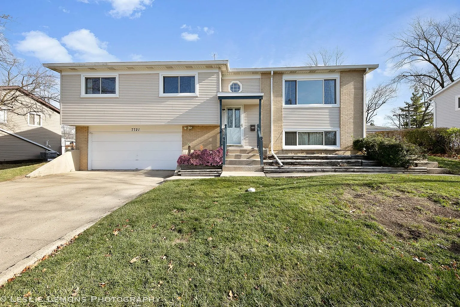 7721 Janes Ave photo 1
