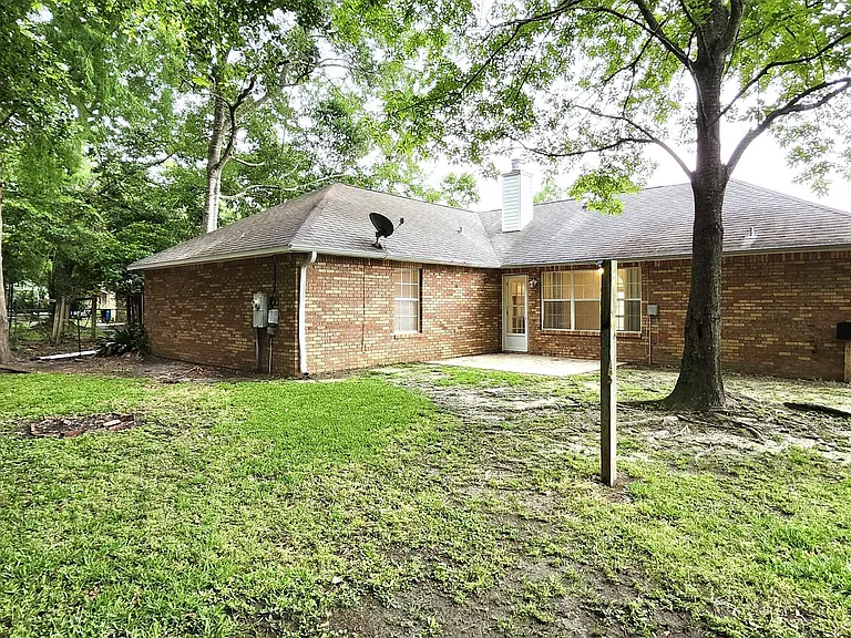 6808 Red Bud Ln — Photo 16
