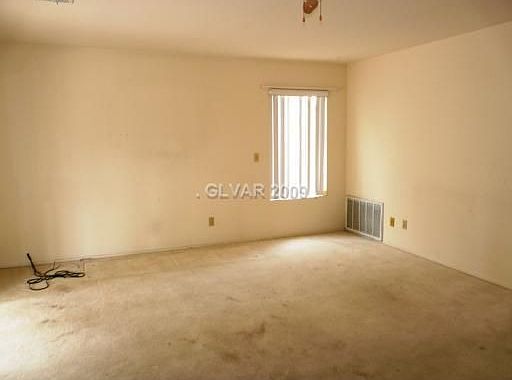 5th image of 9301 Hollycrest Dr
