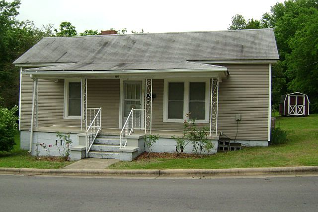 2nd image of 109 S Byrd St