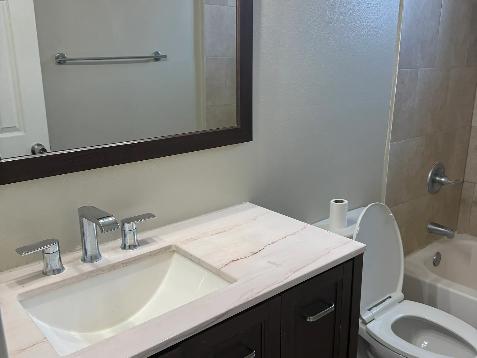 2 bed, 900 sqft, $1,400 — Photo 3