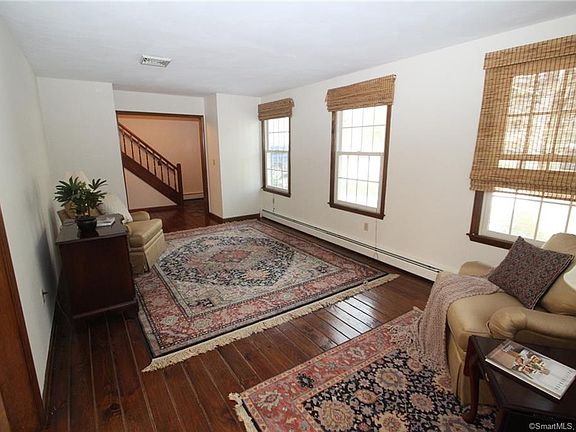 5th image of 25 Elna Dr