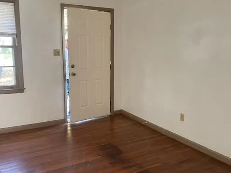 334 Williams St — Photo 7