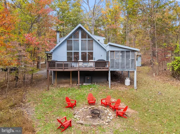 278 Black Hawk Ln, Hedgesville, WV 25427