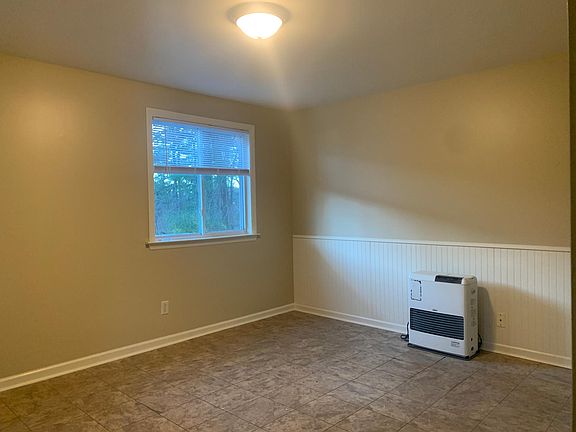 5th image of 204 Edgewood Rd S