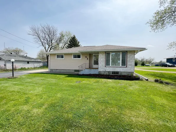 301 4th St NW, Fort Atkinson, IA 52144