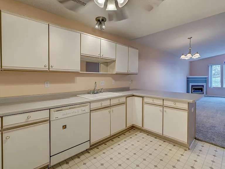 1300 Carriage Dr #A — Photo 13