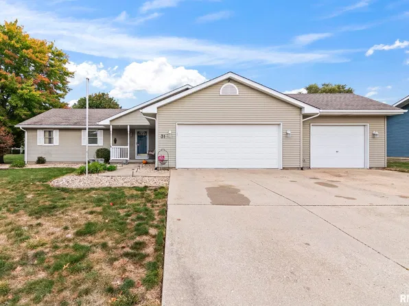 31 Whiting Dr, Divernon, IL 62530